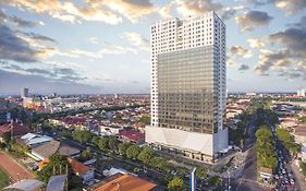 Oakwood Hotel & Residence Surabaya